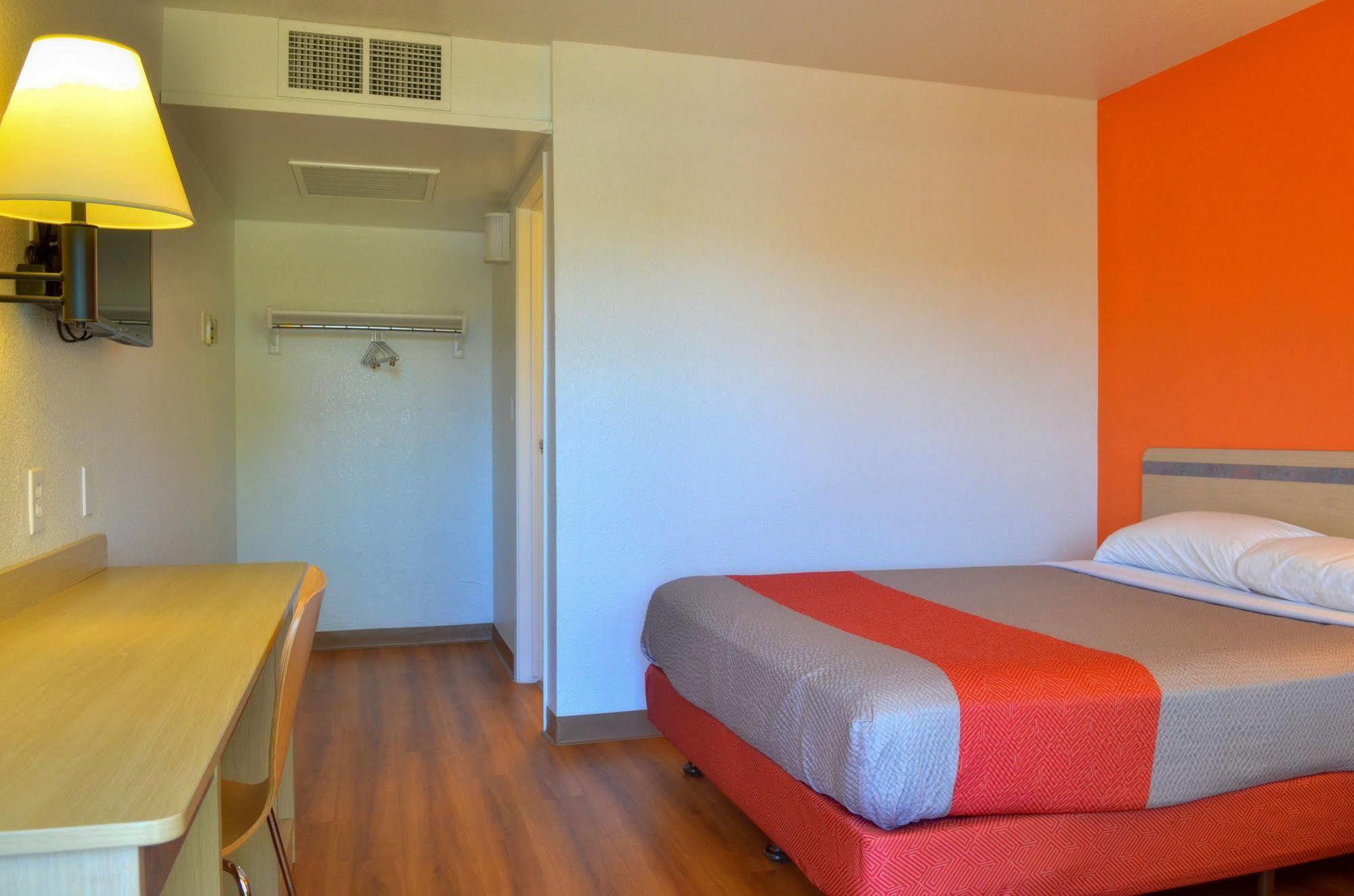 Motel 6-Santa Nella, Ca - Los Banos - Interstate 5 Экстерьер фото